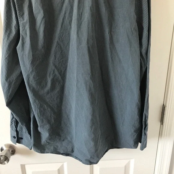 Calvin klein 100% cotton long sleeve button down stripe shirt - Picture 5 of 9